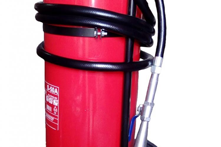 S-50 Fire extinguisher under constant pressure with powder