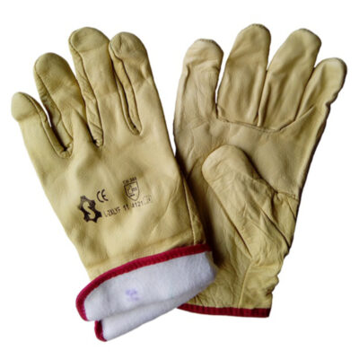 Rukavica Driver postavljena